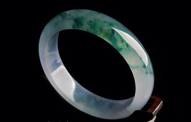 不透明的翡翠手镯是什么品种为什么冰种翡翠的价值最高呢？  第4张