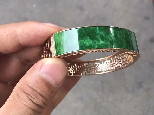 翡翠原石上气味吗铁龙生翡翠究竟值不值得选购？  第2张