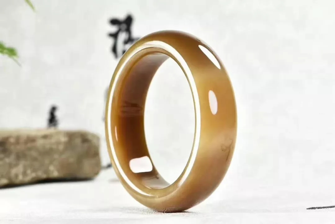 冰乌鸡种翡翠值钱吗盘点玉石市场这十年得变化  第4张