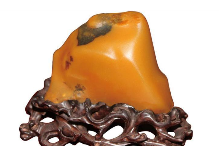 翡翠手镯还是挂件黄蜡石价格影响因素大分析，居然不止这两样，你能想到还有什么吗？  第2张