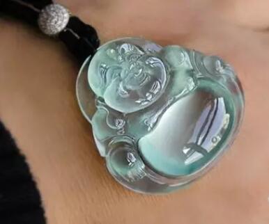 买翡翠，先了解什么是白色跟无色的翡翠品种？  第4张