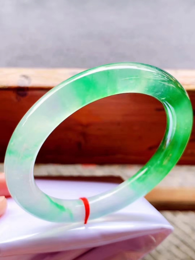 50万以上的翡翠手镯吗翡翠手镯价格对比图，对比查价格，再也不担心上当了  第6张