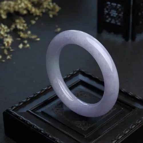 花了10万元买的春带彩翡翠手镯，“春”给冻掉了？真相到底如何？  第9张