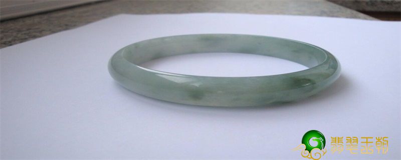 翡翠佛公戒指的寓意翡翠起刚什么意思？翡翠刚性是指什么   第1张