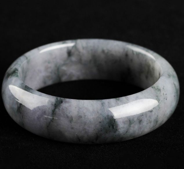 乌鸡种翡翠到底是不是“黑马”？它目前的市场前景如何呢？乌鸡种翡翠到底是不是“黑马”？它目前的市场前景如何呢？  第3张