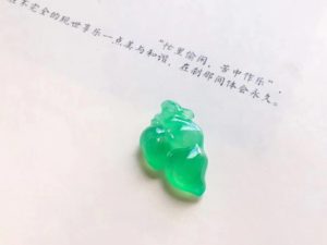 松鼠翡翠项链吊坠   第1张