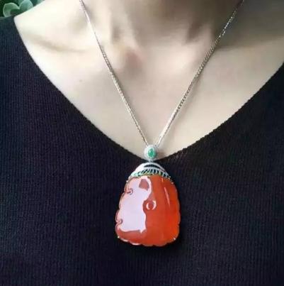 正品a货翡翠手镯价格什么样的翡翠才是好翡翠  第2张