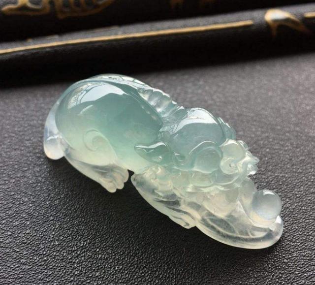 什么是冰种翡翠五句不能说如果按照重量计算翡翠的价格，砖头料就成了我们买不起的珍品  第5张