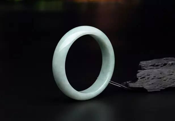 Hot！｜翡翠价格全攻略，你的翡翠手镯到底值多少钱？  第12张