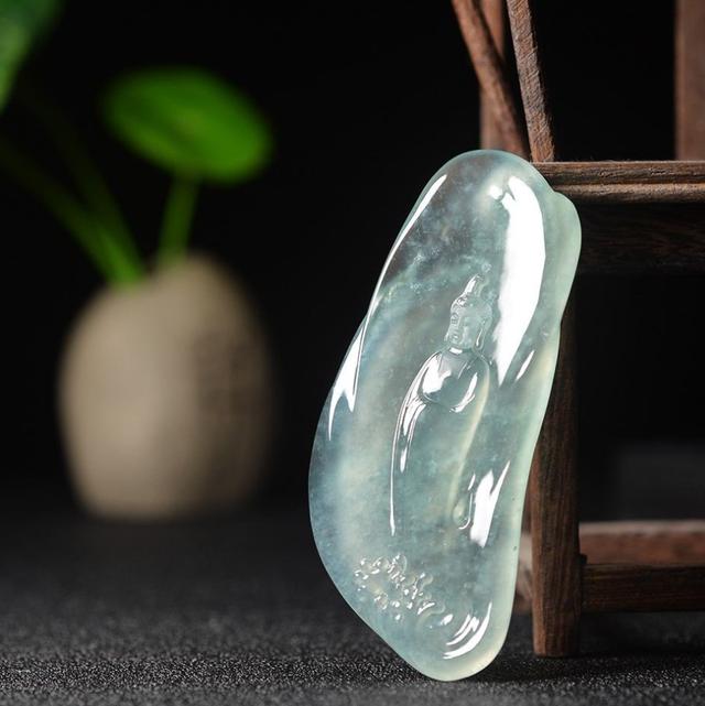 从备受瞩目到遭人嫌弃，经历高开低走后，白色翡翠终于再次逆袭！  第25张