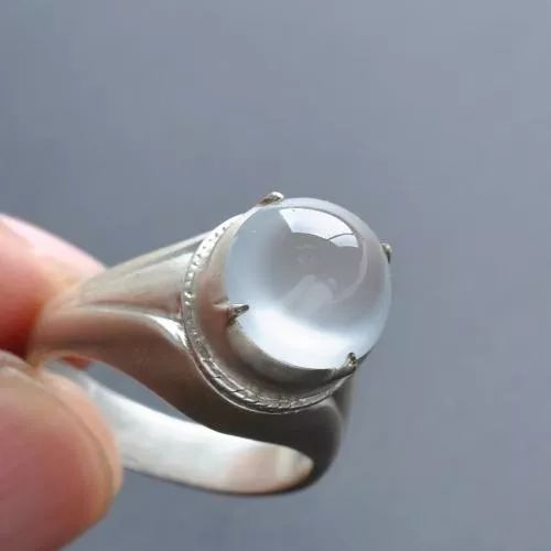 玉佛吊坠价格和图片老坑玻璃种翡翠价格高吗？怎么评价老坑玻璃种翡翠？  第3张