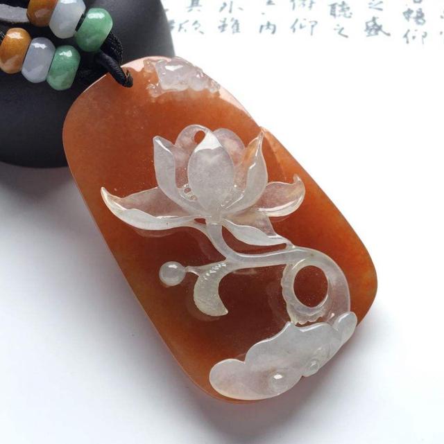 翡翠手镯圈口磨损红色的翡翠为什么称为红翡，而不是红翡翠？原来它是一种次生色  第17张