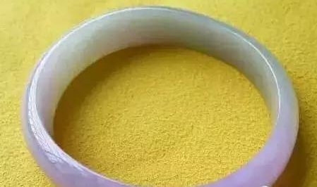 翡翠手镯的行情价格  第2张