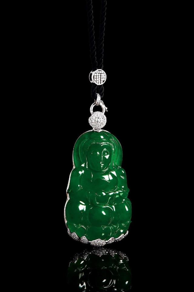 从各大秋拍看今年翡翠投资收藏趋势  第1张