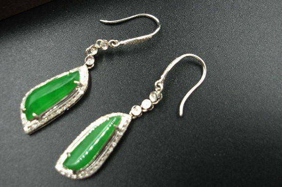 女人戴多大的平安扣好，女人佩戴的好处   第1张