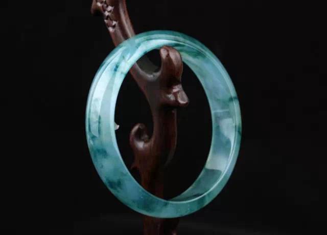 紫罗兰翡翠多少钱一克哪类翡翠性价比最高？  第1张