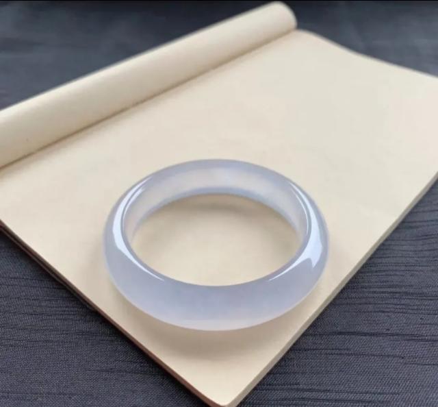 翡翠价位的攀升还会继续吗？  第3张