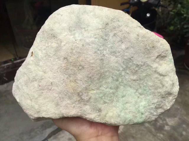 冰种翡翠原石皮壳特征有哪些？如何辨别？   第2张