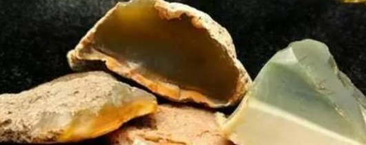 翡翠a货手镯怎么看这类罕见玉石首次被发现，其价值可能超过翡翠？  第3张