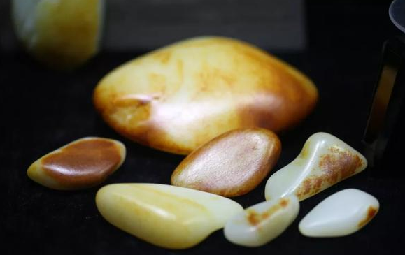 张铁军翡翠是a货么疫情之下，和田玉市场涨跌的最新变化来了  第6张