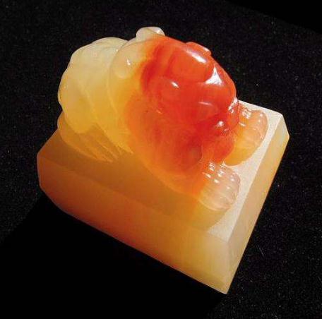 国内翡翠什么牌子好玉髓玛瑙是一样的吗？石英质玉是什么？  第2张