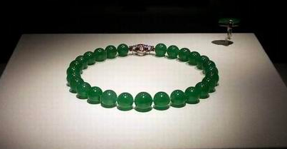 为什么翡翠珠链是翡翠饰品里最贵的？  第1张