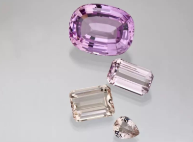 翡翠项链什么价为何摩根石与红色绿柱石年来人气上升？  第3张