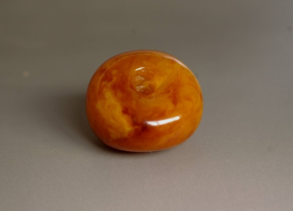 老蜜蜡的收藏价值如何 鉴别老蜜蜡的技巧 