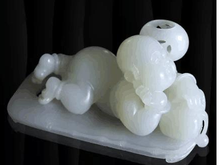 白玉无瑕的翡翠手镯告诉你，玉石真正的价值在那！  第3张