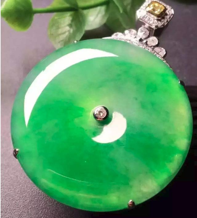 翡翠不保值？买这几种翡翠就是交智商税  第2张