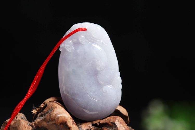 紫罗兰翡翠龙凤对牌值得买吗？紫色的翡翠都有哪些？   第3张