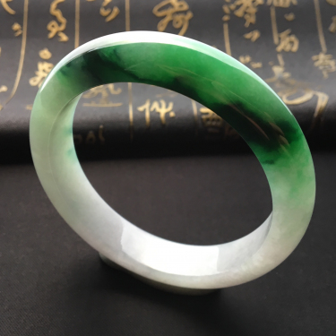 怎么保养翡翠手镯 