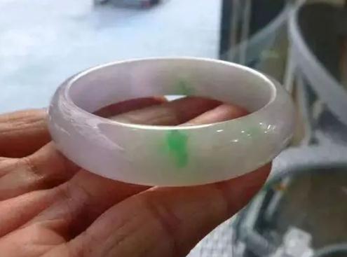 玉石越戴越丑？关键还不养人！！  第1张