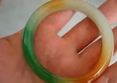 08年这件翡翠只要百万，现在已经接近千万了  第16张