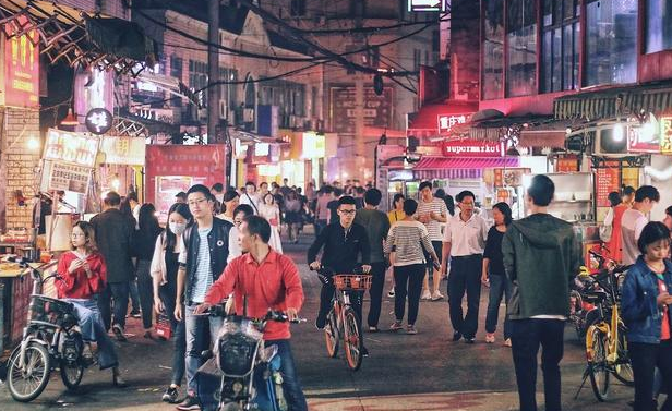 淘宝拍卖翡翠原石靠谱吗四十年前翡翠行业中的小故事不懂装懂，硬搞解玉   第3张