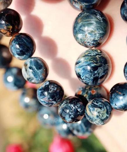 什么颜色的彼得石更贵？  第4张