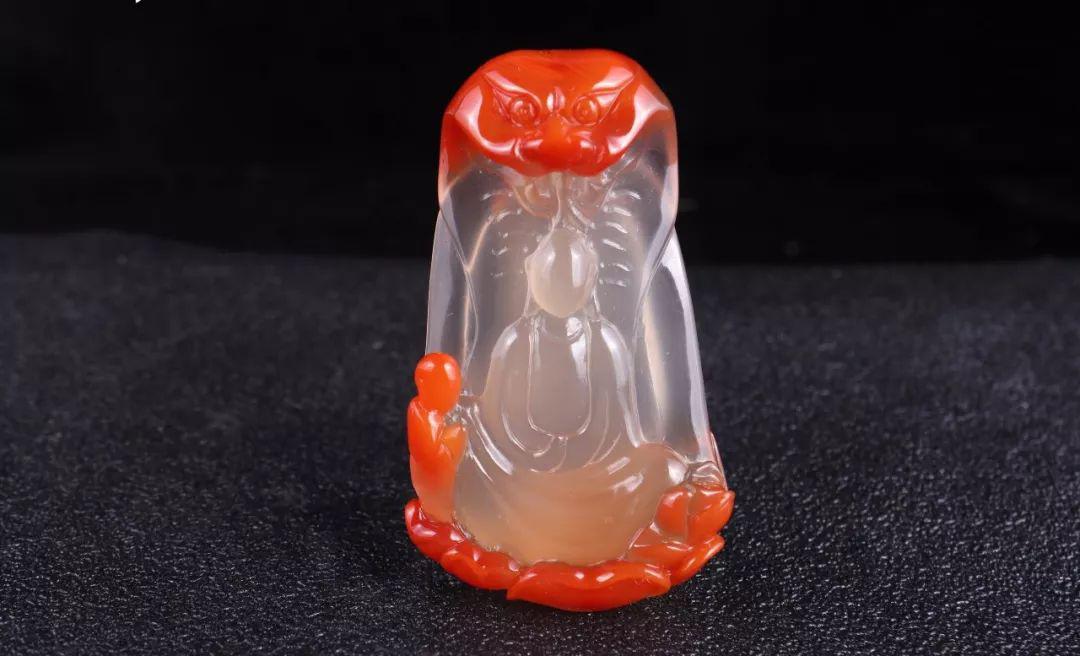 注色的翡翠手镯图片鲜为人知的异色南红之美  第1张