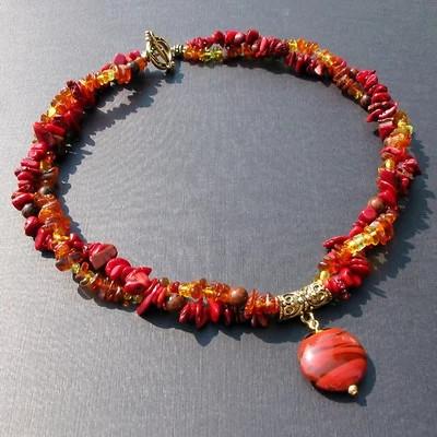 翡翠手镯横纹纵纹为什么人们愿意收藏琥珀？琥珀的真伪要如何鉴别？  第3张