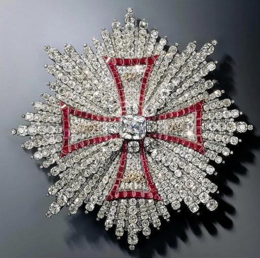 这些容易与红宝石混淆的红色宝石，注意分清！  第5张