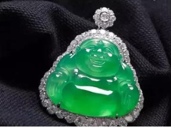 翡翠原石了解书籍这是当下最适合佩戴的翡翠饰品，没有之一！  第4张