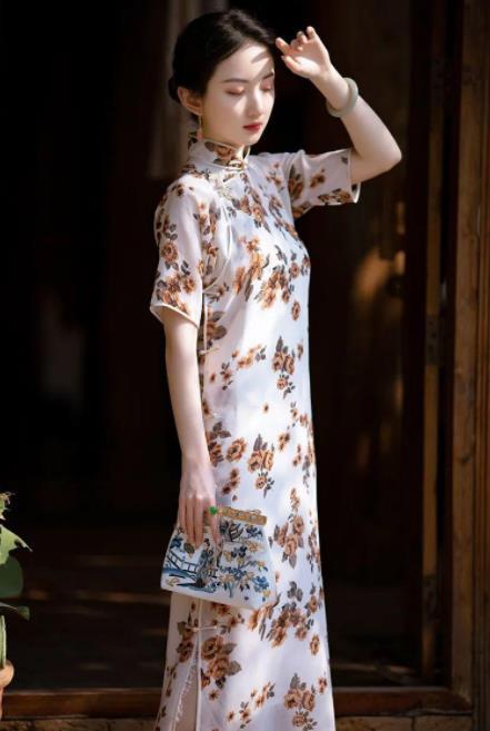 不带皮的翡翠原石这些最适合女人戴的几种玉，你有了吗？  第3张