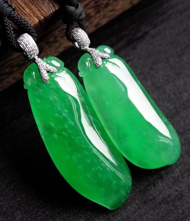 08年这件翡翠只要百万，现在已经接近千万了  第2张