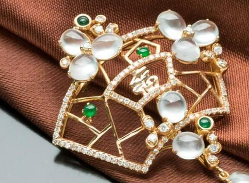 翡翠价格走势是否崩塌？2019翡翠市场行情  第4张