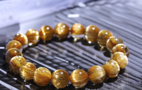 全能的金发晶宝石你了解多少呢？  第1张