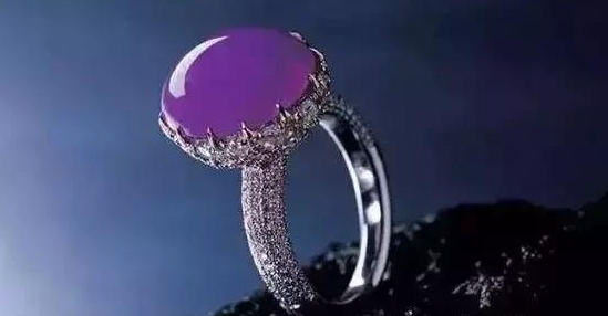 你认为翡翠价格行情还会一直涨上去吗？  第1张