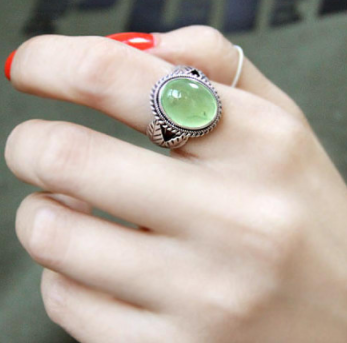 真假翡翠吊坠葡萄石的功效与作用，葡萄石的价格怎么样？  第4张