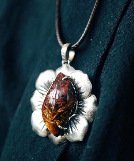 什么颜色的彼得石更贵？  第3张