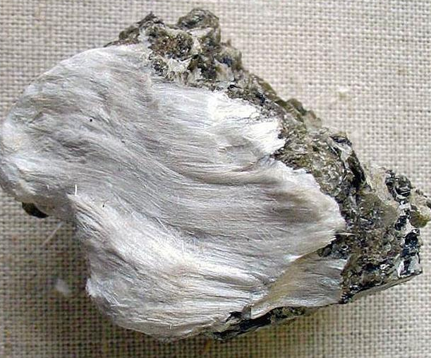 翡翠的比重3.33是对是错？——关于紫色翡翠的色、比重与微量元素   第6张