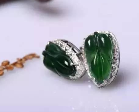 一千块钱翡翠手镯看脸型买什么样的翡翠搭配   第2张