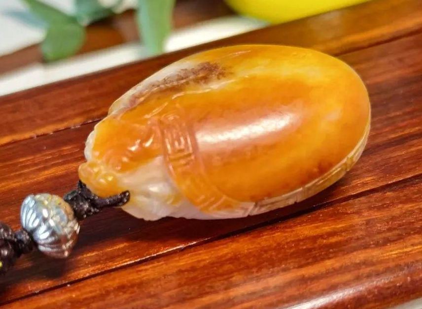 白玉无瑕的翡翠手镯告诉你，玉石真正的价值在那！  第5张